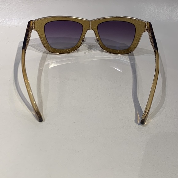 New Women’s Balenciaga Sunglasses - Picture 14 of 14
